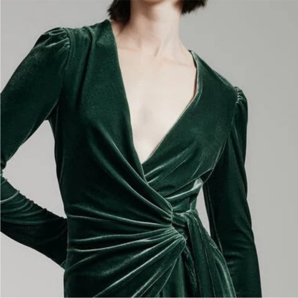 Bardot X Revolve Keala Velour Mini Dress Green Velvet Wrap Long Sleeve Size8 NWT - Picture 3 of 15